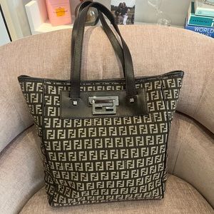 Vintage Fendi Zucca tote 👜